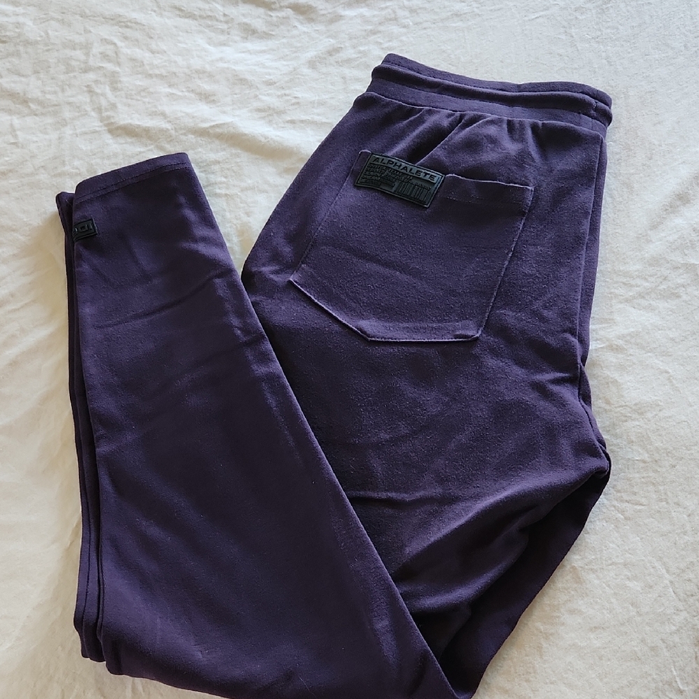 Alphalete Joggers with Pockets